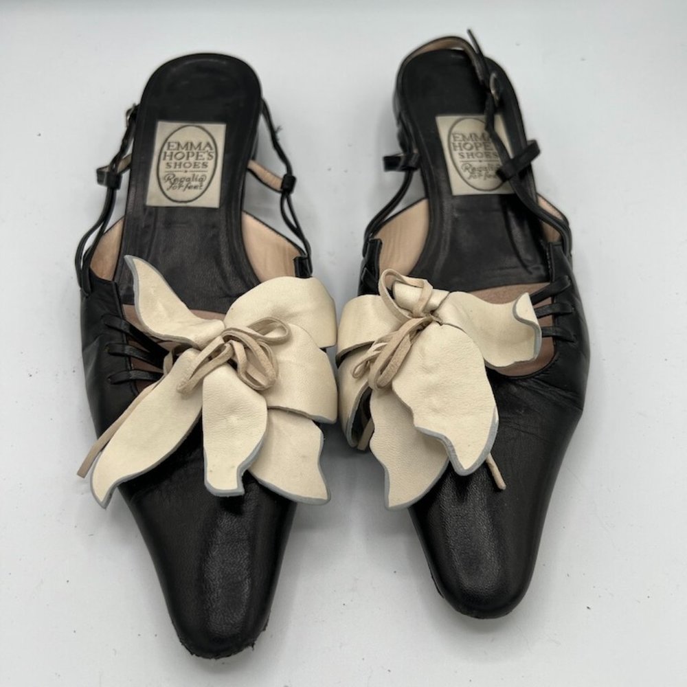 Emma Hope Slingback Low Heel with Leather Flower Detail in Black/White